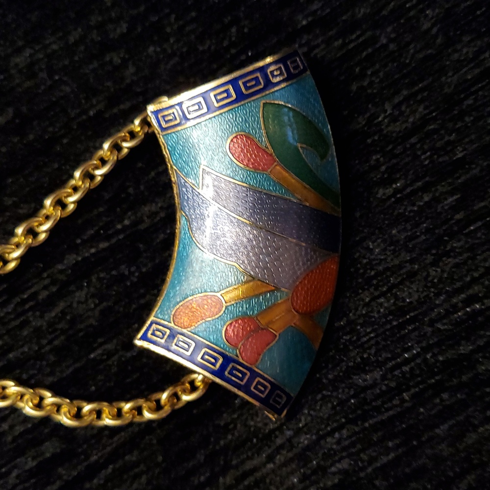 Vintage LIZ CLAIBORNE Gold Tone Enamel Cloisonne Pendant Necklace Scarf Slide